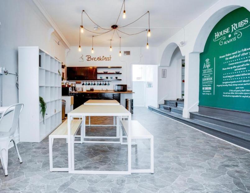On A Budget - Free Dinner -coffee - Tea - Every Day-female Only Dorms - Men Only Dorms - Under New Management Auberge de jeunesse *